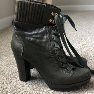 Olive lace up combat boots/heels